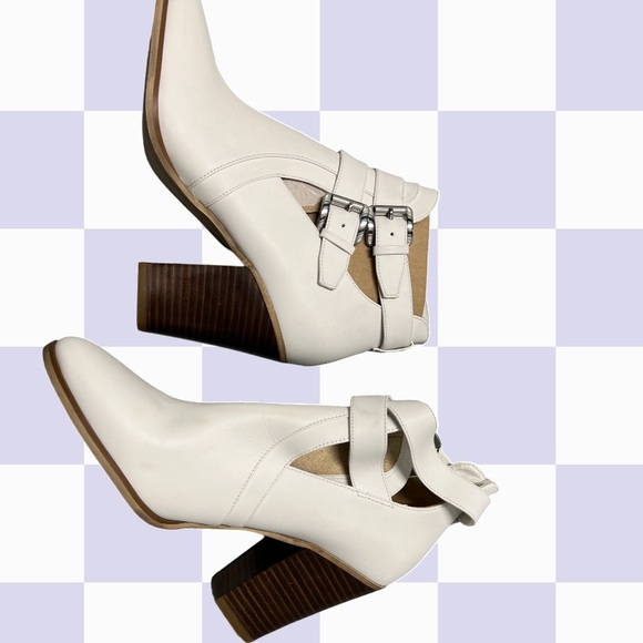 Michael Kors nwt white booties with heels and buckle details never worn classic - Picture 1 of 9